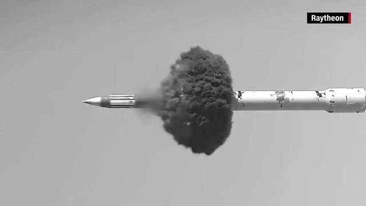 Video: Mỹ thử nghiệm siêu đạn pháo thông minh phiên bản mới nhất