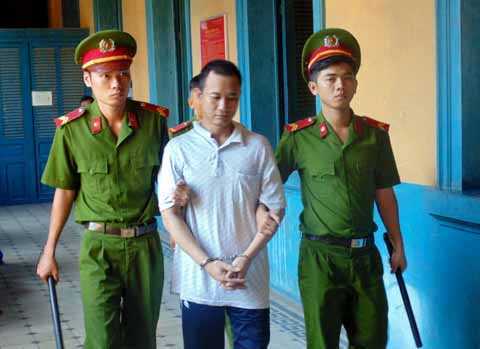 Nhẫn tâm cắt cổ người yêu vì không nghe điện thoại