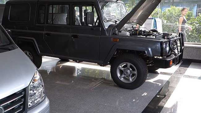 Bên trong một đại lý ô tô ở thủ đô Bình Nhưỡng có những gì?