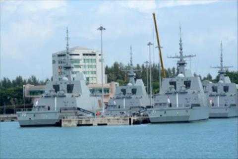 Tàu hộ vệ tên lửa 011 Đinh Tiên Hoàng thăm Singapore