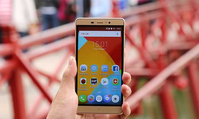 Điện thoại chơi game tốt, màn hình 5.5 inch giá ‘mềm’