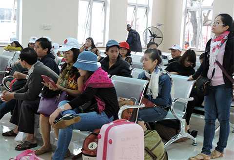 Đảo Lý Sơn bị cô lập: Dân đói thực phẩm, du khách mắc kẹt