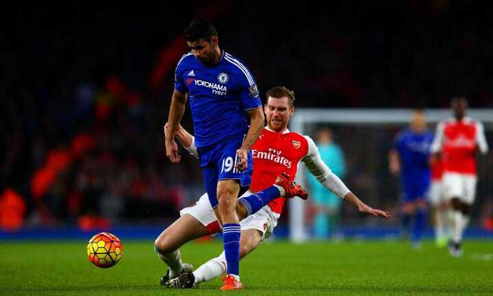 Wenger mỉa mai Diego Costa chỉ giỏi 'hại người'