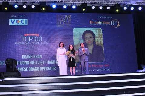 Phó TGĐ Tân Á Đại Thành nhận giải Top 10 Phong cách doanh nhân