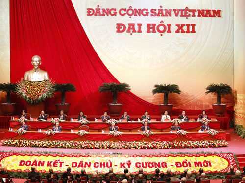 Tiểu sử 19 Uỷ viên Bộ chính trị khoá XII