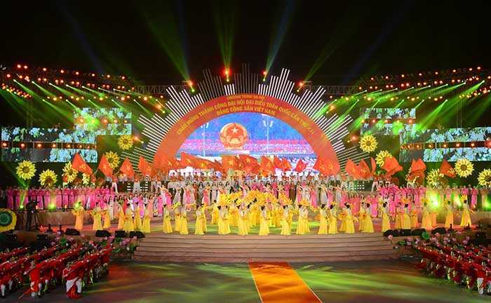 Tổng Bí thư dự dạ hội mừng thành công Đại hội Đảng XII