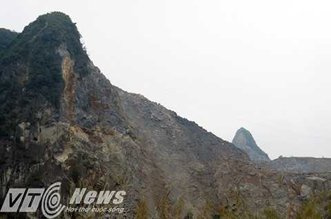 Sạt lở núi đá khiến 3 người bị vùi lấp ở Quảng Ninh