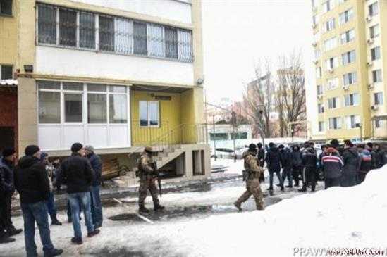 Người Việt chỉ điểm an ninh Ukraine lục soát, lấy tiền ở chung cư Làng Sen của người Việt