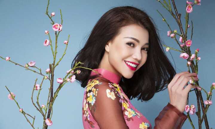 Trà Ngọc Hằng mơ năm mới hạnh phúc viên mãn trong ca khúc mừng xuân