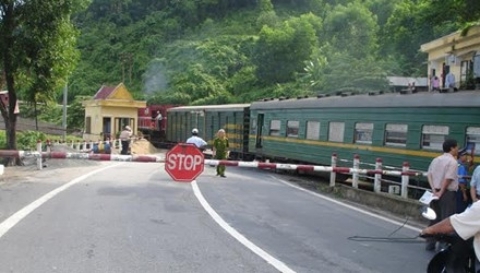 Vụ nhập toa tàu cũ, TGĐ bị cách chức: 'Tôi rất sốc và khổ sở'