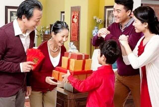 Tết Bính Thân, tặng nhau quà gì?