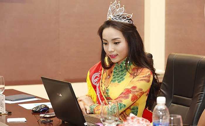 Nỗ lực thay đổi nhan sắc không biết mệt mỏi của Hoa hậu Kỳ Duyên