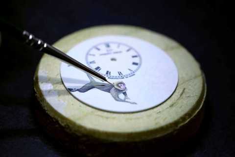 Tuyệt phẩm đồng hồ nạm khỉ vàng chào đón Bính Thân