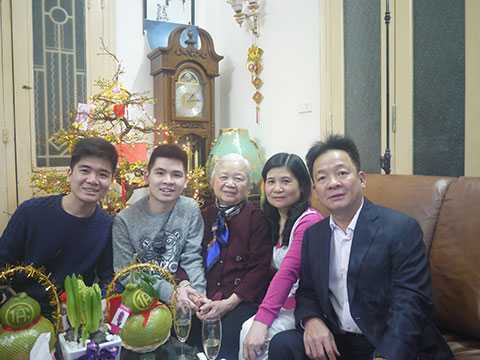 Gia đình bầu Hiển ăn Tết thế nào?