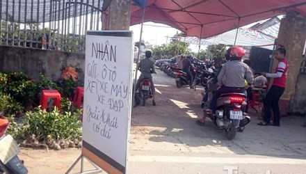 'Mua may bán rủi' ở Chợ Viềng: 1 tạ thóc mỗi lượt gửi xe