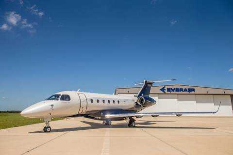 'Soi' máy bay cá nhân mới của ngôi sao võ thuật Thành Long