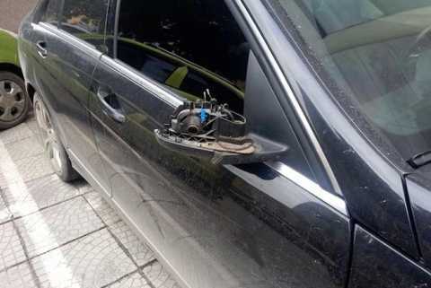 Hơn 1.000 phụ tùng ô tô tại 'chợ Trời' bị tịch thu