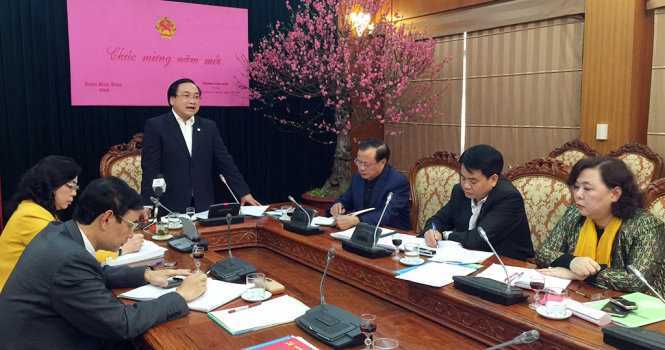 Bí thư Hà Nội cấm cán bộ 'trốn việc' đi lễ hội