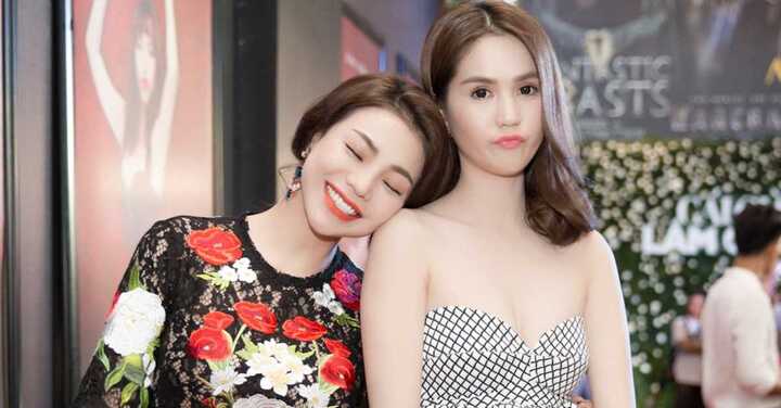 Ngọc Trinh trễ nải sexy, quấn quít bên Trà Ngọc Hằng