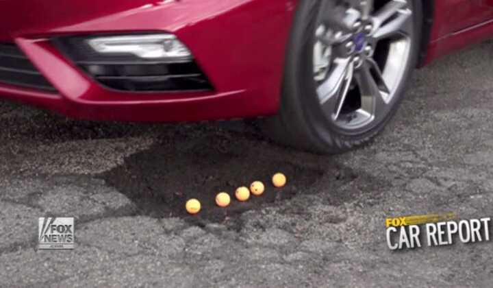 Ford Mondeo 2017 trang bị công nghệ lướt nhẹ qua ổ gà