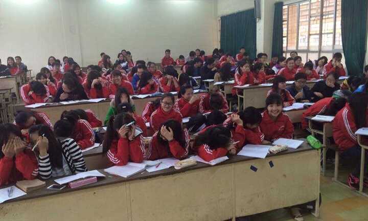 Lớp học đặc biệt toàn nữ sinh xinh xắn ở ĐH Bách Khoa