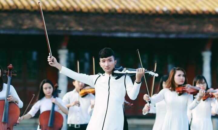 Hoàng Rob lột tả vẻ đẹp Cố đô Huế với MV Tự nguyện