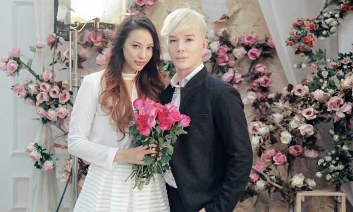 Nathan Lee khi âu yếm tình mới xinh như búp bê