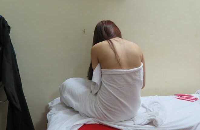 Truy quét, xoá sổ gái mại dâm bắt khách dạo ở TP.HCM