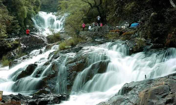 3 du khách nước ngoài thám hiểm thác Datanla tử nạn