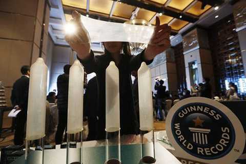 Kiện tụng giành kỷ lục bao cao su mỏng nhất thế giới