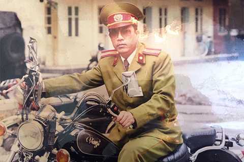 'Anh mũ trắng' - nỗi khiếp đảm của giang hồ đất Cảng