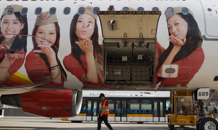 Báo nước ngoài: 'Hãng hàng không bikini' của Việt Nam chuẩn bị lên sàn