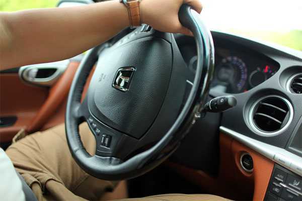 Xe mất lái, xử lý thế nào?