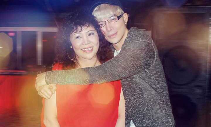 Nathan Lee tổ chức sinh nhật cho mẹ tại resort triệu đô