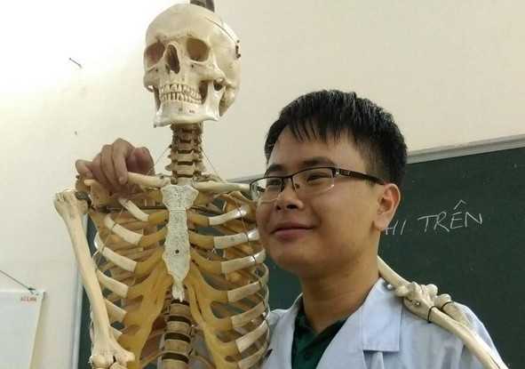 Đỗ thủ khoa kép Đại học Y Hà Nội nhờ học trên facebook