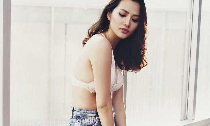 Hoa hậu Diệu Linh diện bikini gợi cảm khoe thân hình nóng bỏng