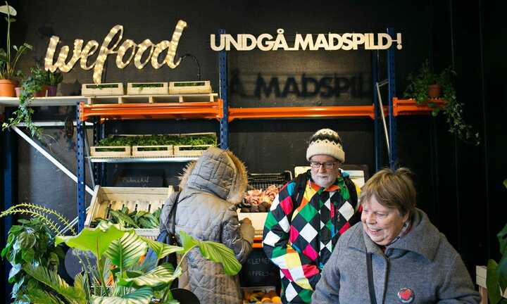 Kỳ lạ siêu thị chỉ bán thực phẩm vứt đi ở Đan Mạch