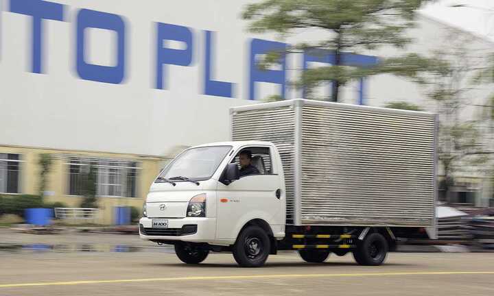 Xe tải nhẹ Hyundai Porter H100 ra mắt với giá bán 325 triệu đồng