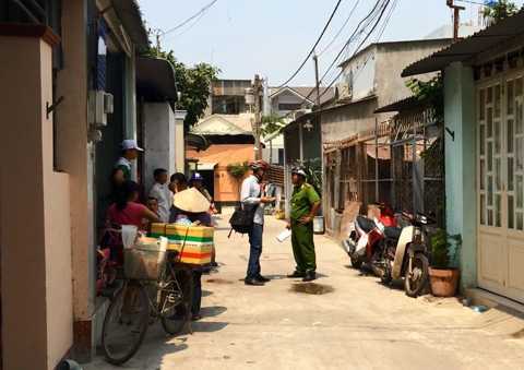 Chồng lao vào cứu vợ tự thiêu, cả hai cùng bỏng nặng