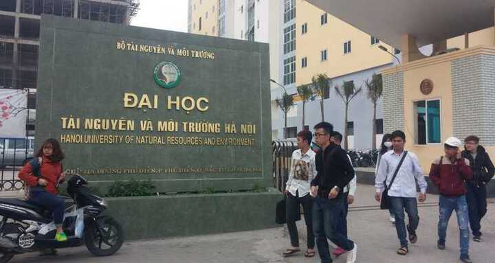 Chậm cấp bằng, trường phải xin lỗi sinh viên