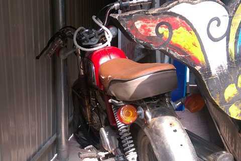 Bán xe tạm giữ sau tai nạn, công an xã chia nhau tiền tiêu xài