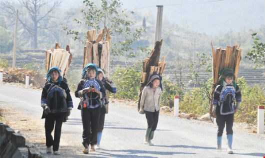 Kỳ lạ nơi phụ nữ lấy được chồng nhờ vết hằn trên trán