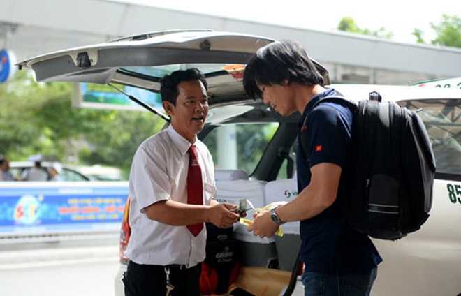 Vì sao giá cước taxi khó giảm?