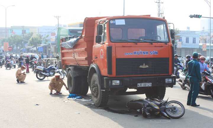 Khiếp sợ 'hung thần' xe ben, Đà Nẵng tổ chức họp khẩn