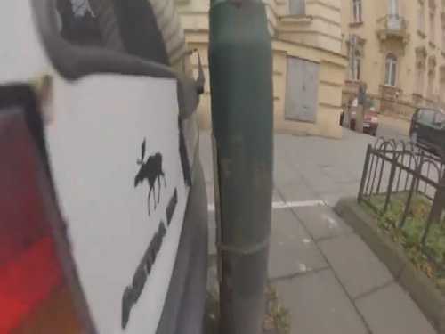 Clip: Màn đỗ xe siêu đẳng của tài xế Nga