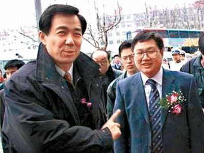 Bí ẩn bóng đá Trung Quốc: Tỷ phú mua đội bóng để lấy lòng Bạc Hy Lai