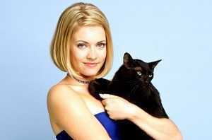 Bí mật quá khứ đen tối điên rồ của 'cô phù thuỷ’ xinh xắn từng 'hớp hồn' thế hệ 8x