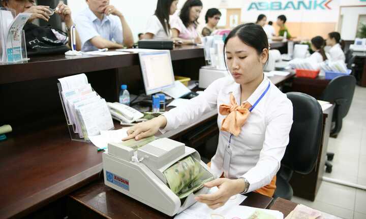 Vỡ mộng 'sướng' với những việc làm lương thưởng ở mức ai cũng nể