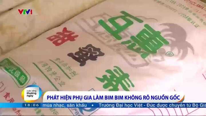 Kinh hãi 4 tấn phụ gia làm bim bim bốc mùi nồng nặc, ngửi thôi đã muốn xỉu