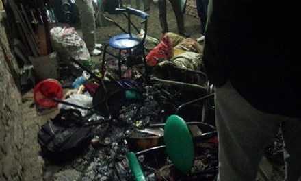 'Ma men' tự châm lửa đốt nhà, cản lực lượng cứu hỏa